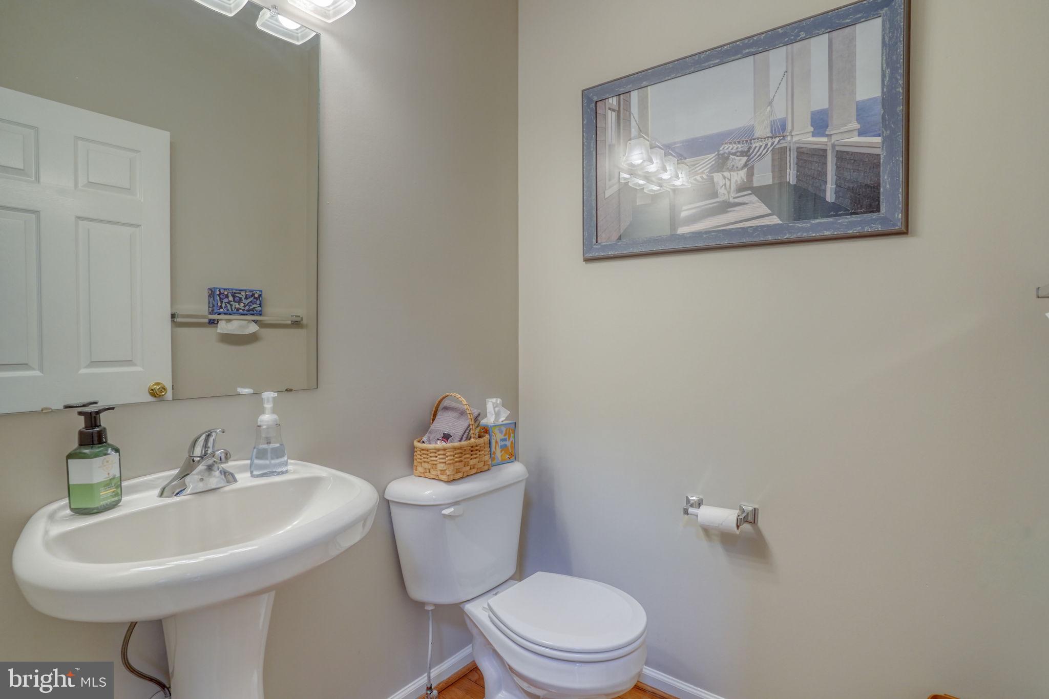 FOUR SEASONS - Residential