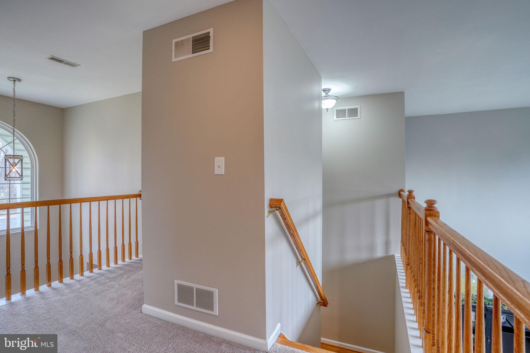 FOUR SEASONS - Residential