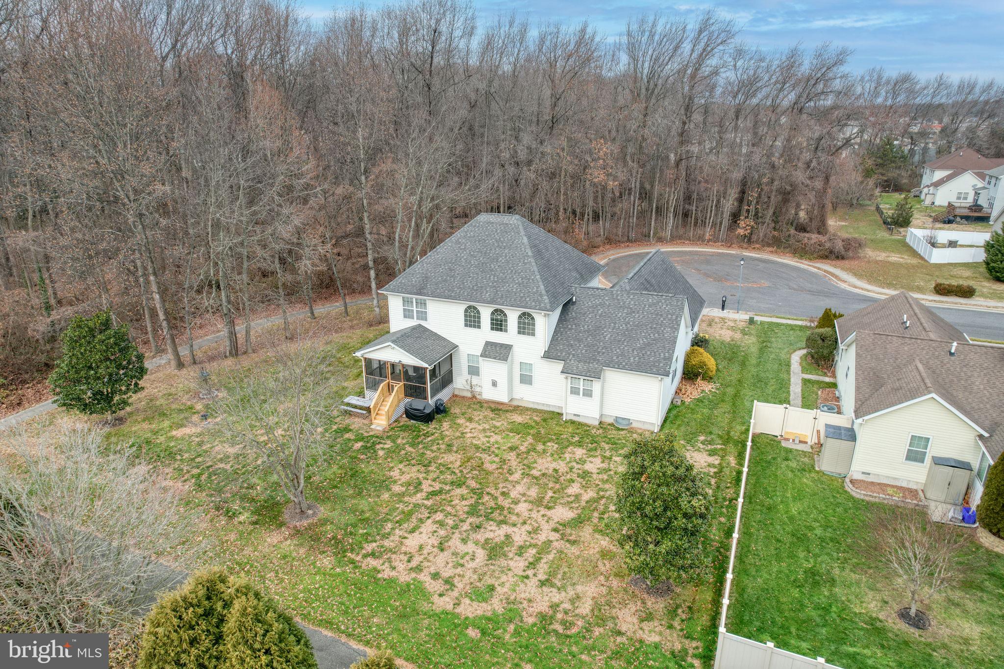 FOUR SEASONS - Residential