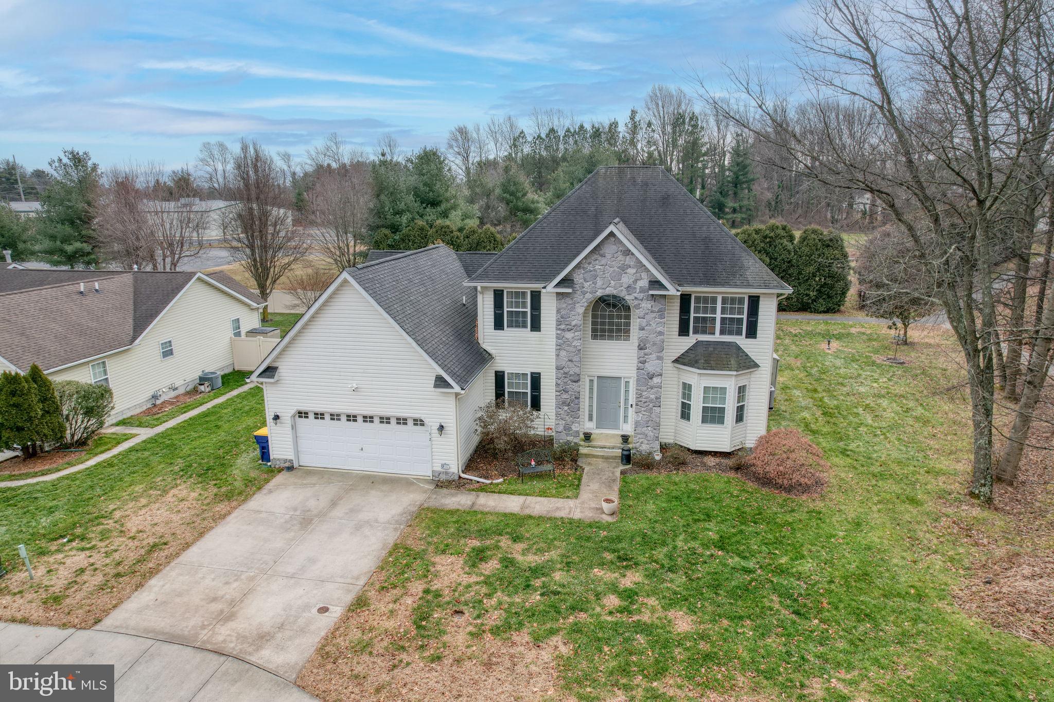 FOUR SEASONS - Residential