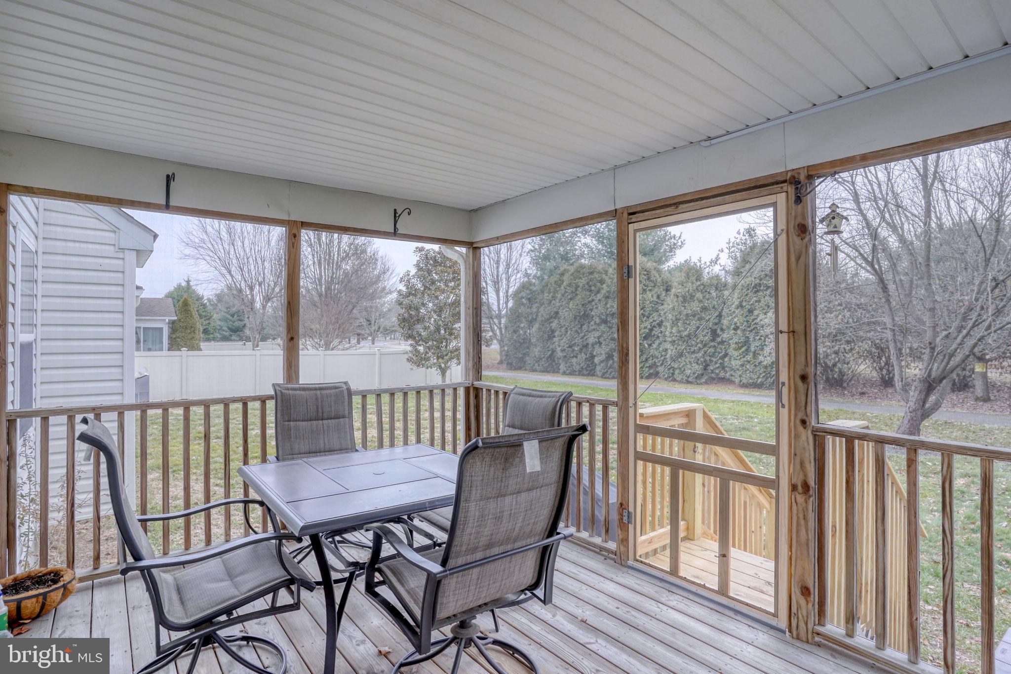 FOUR SEASONS - Residential