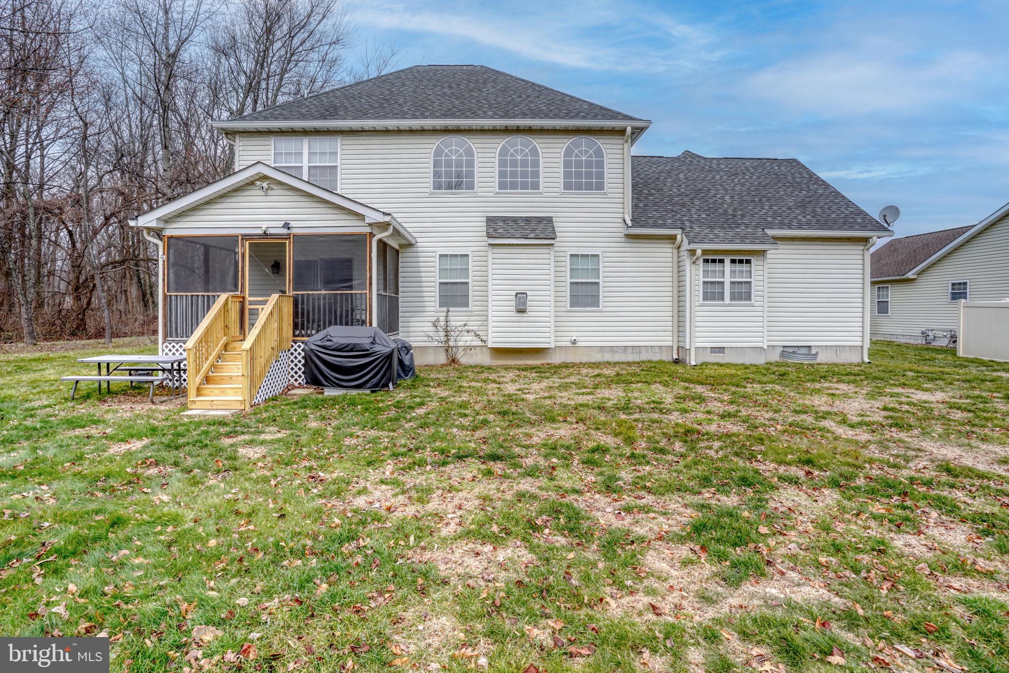 FOUR SEASONS - Residential