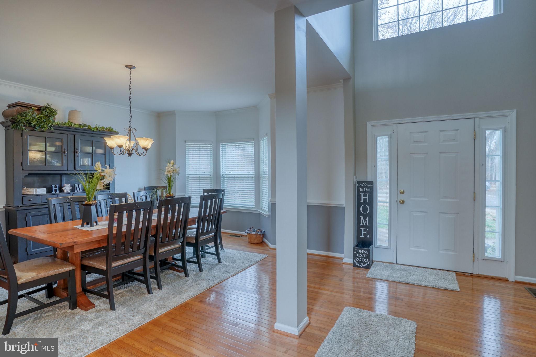 FOUR SEASONS - Residential