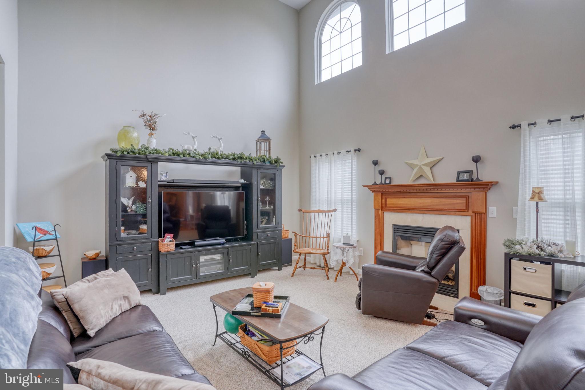 FOUR SEASONS - Residential