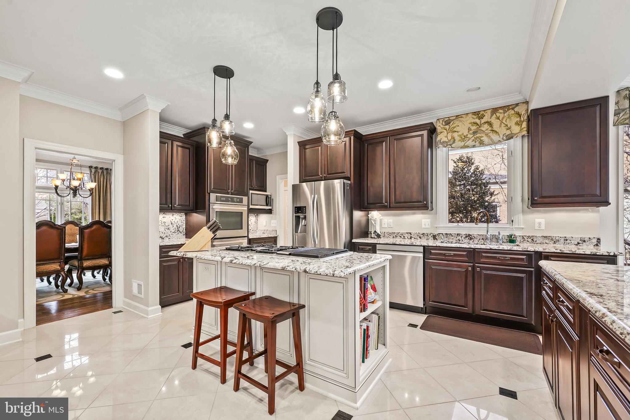 HUNTERS END - Residential