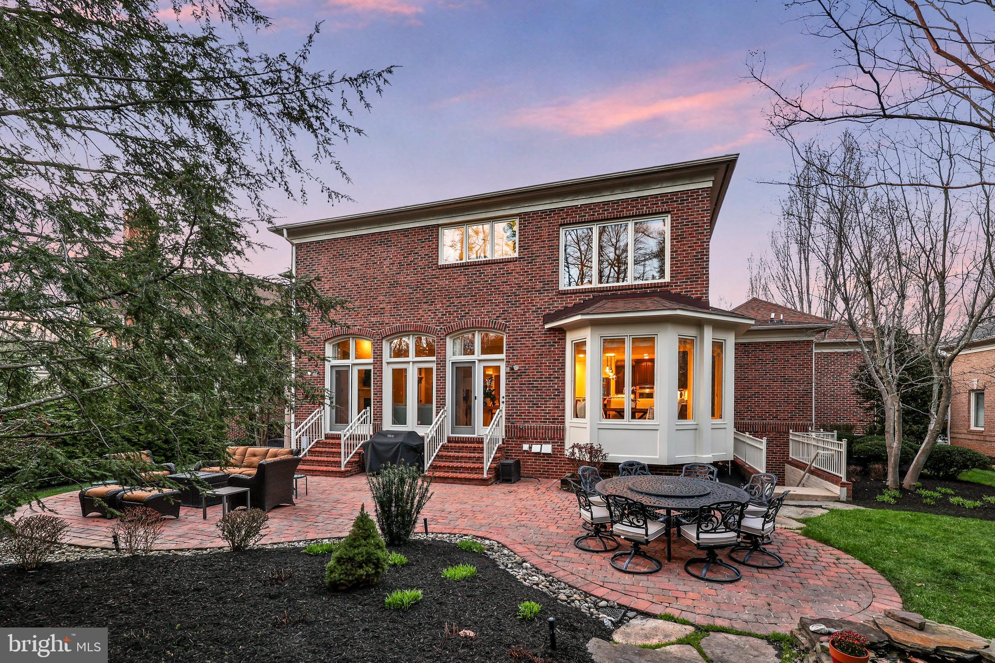 HUNTERS END - Residential