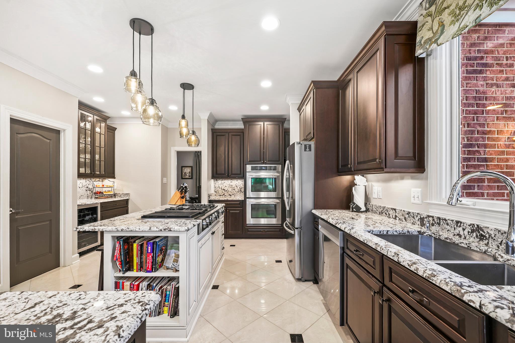 HUNTERS END - Residential