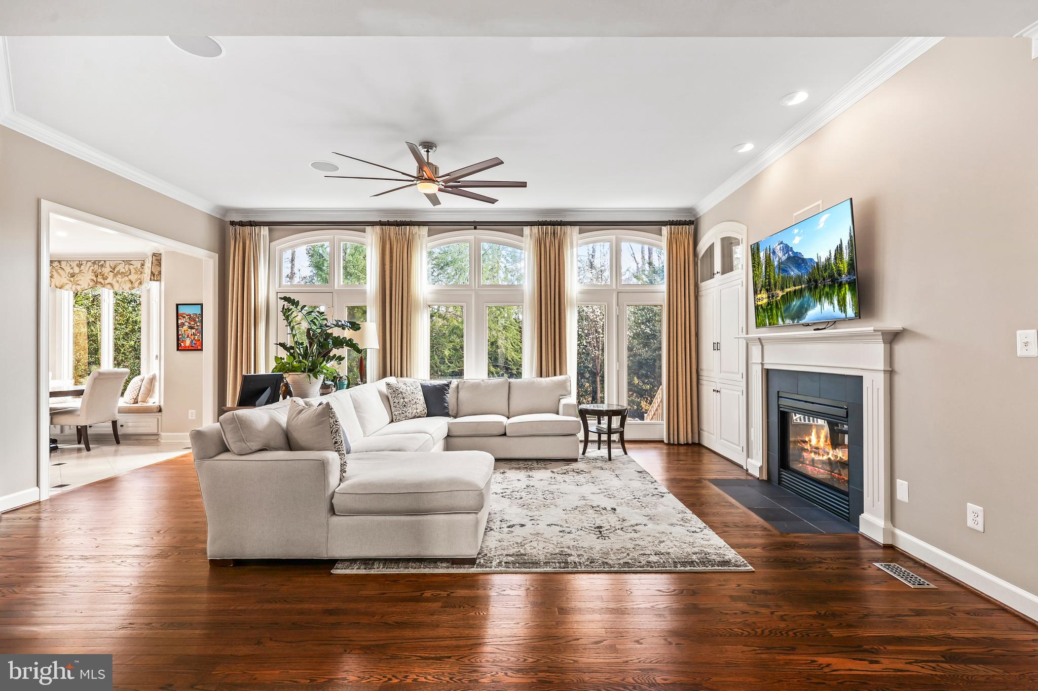 HUNTERS END - Residential