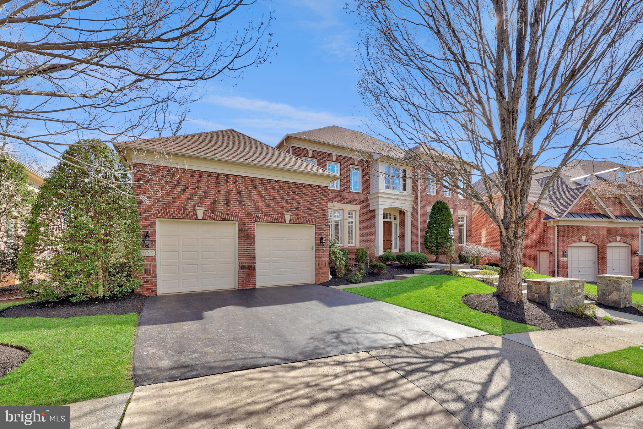 HUNTERS END - Residential