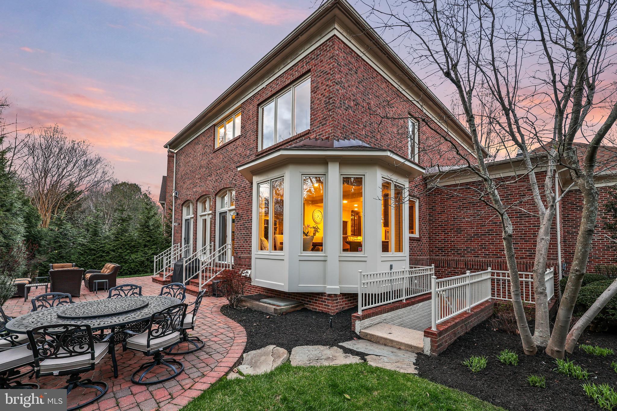 HUNTERS END - Residential