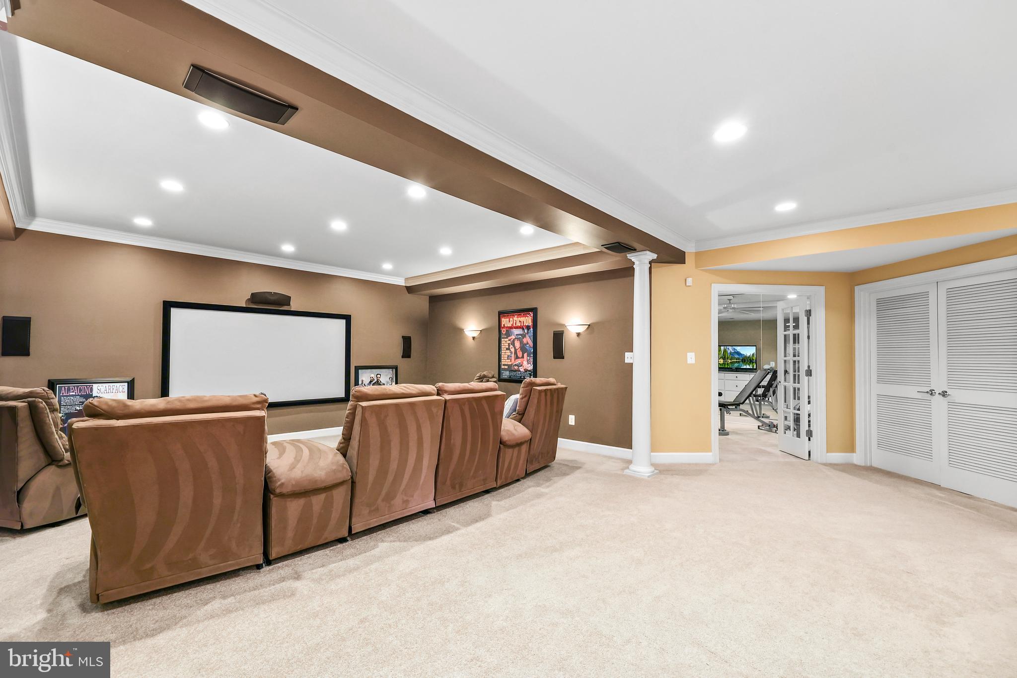 HUNTERS END - Residential