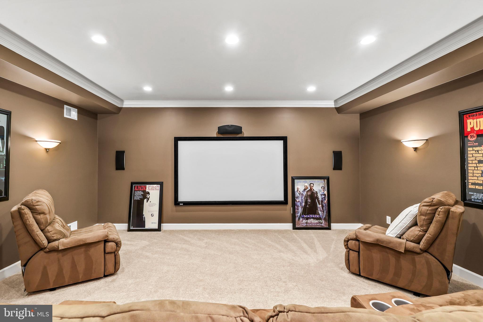 HUNTERS END - Residential