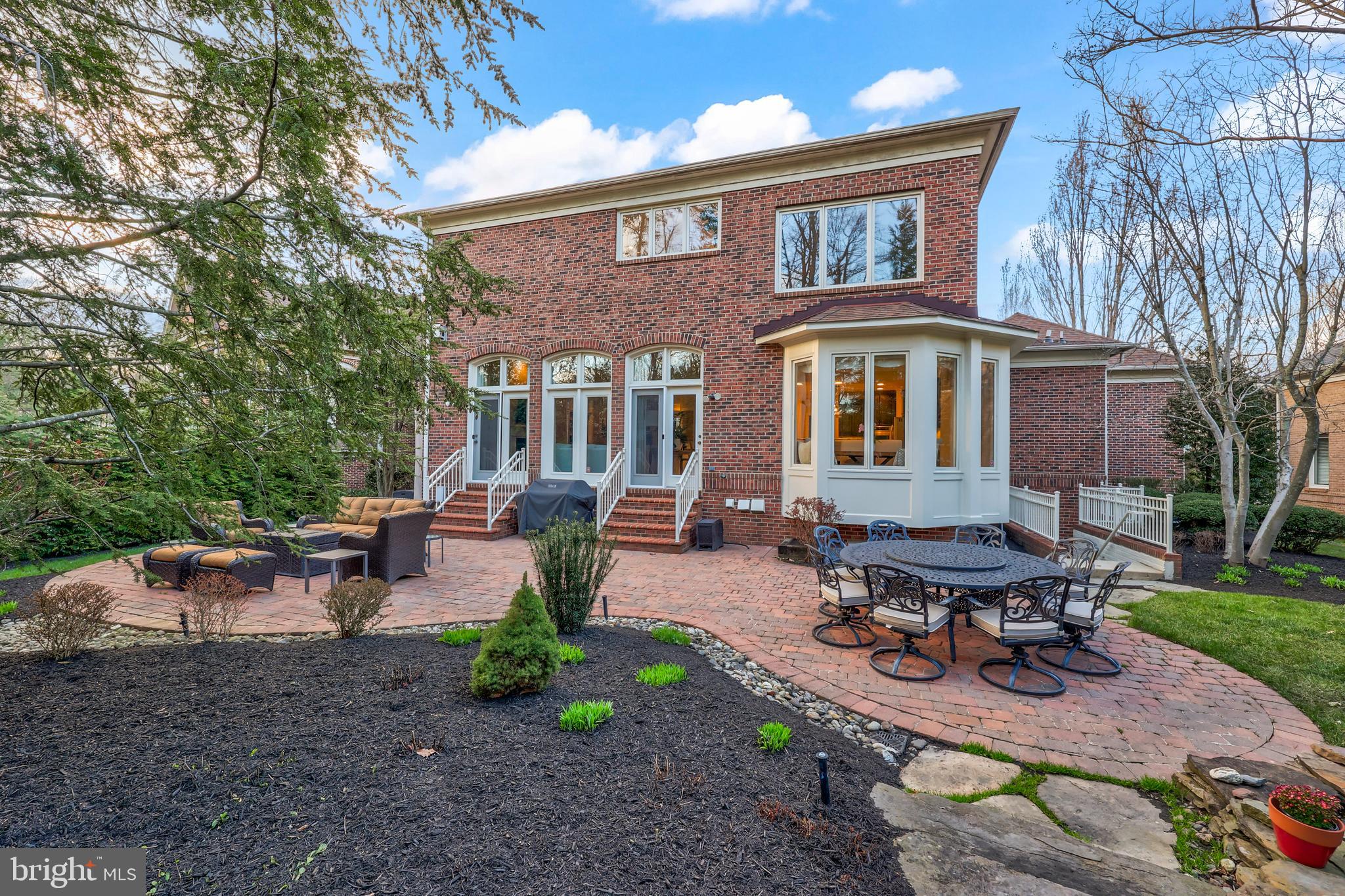 HUNTERS END - Residential