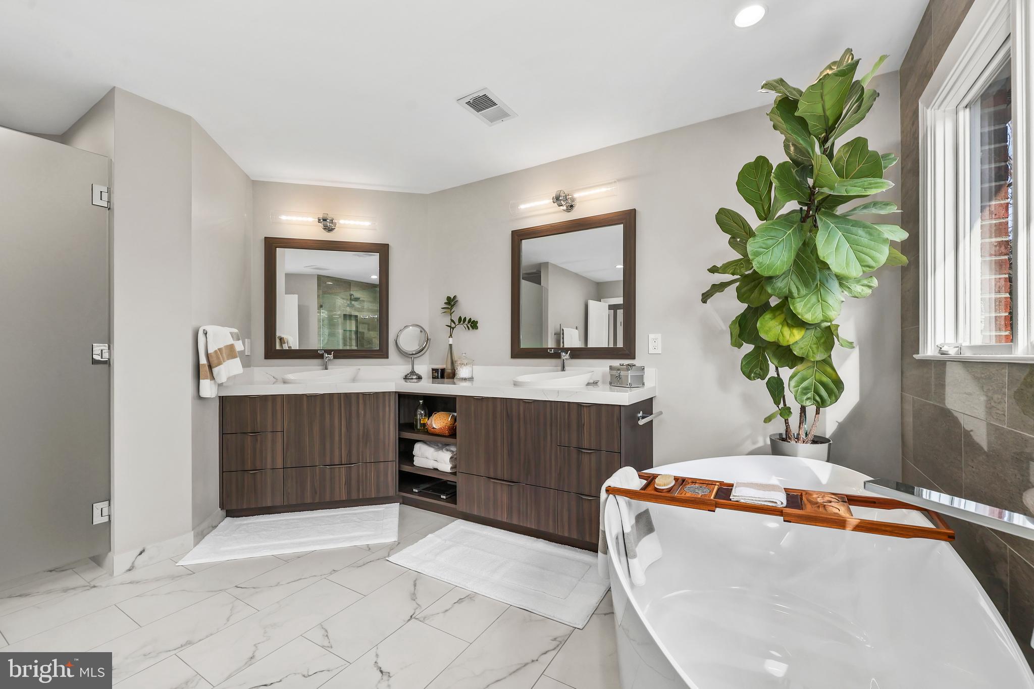 HUNTERS END - Residential