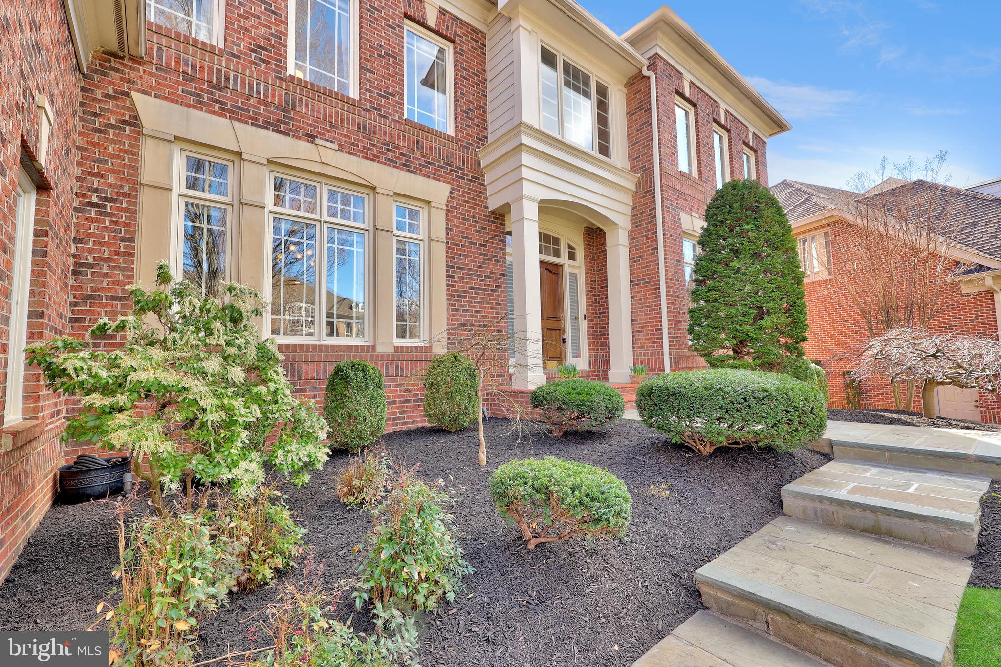 HUNTERS END - Residential