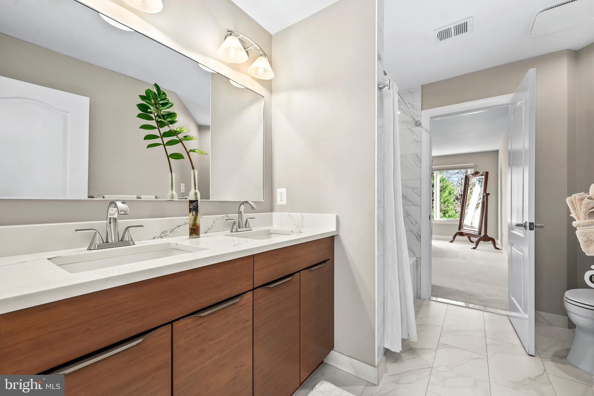 HUNTERS END - Residential