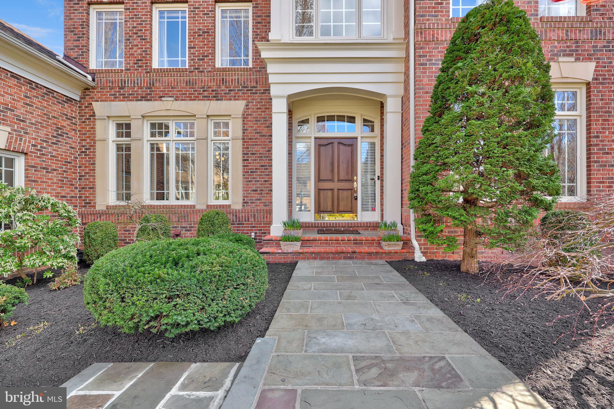 HUNTERS END - Residential