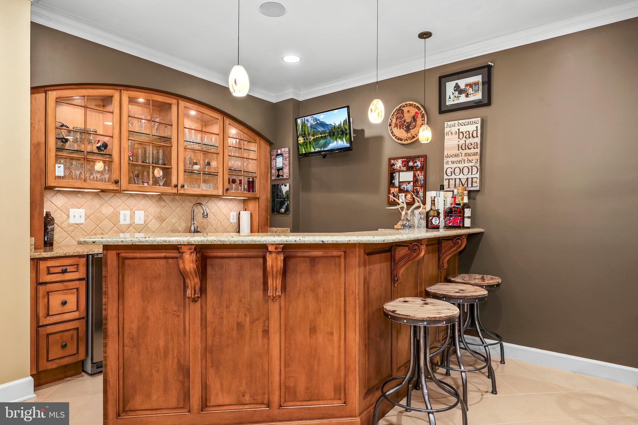 HUNTERS END - Residential