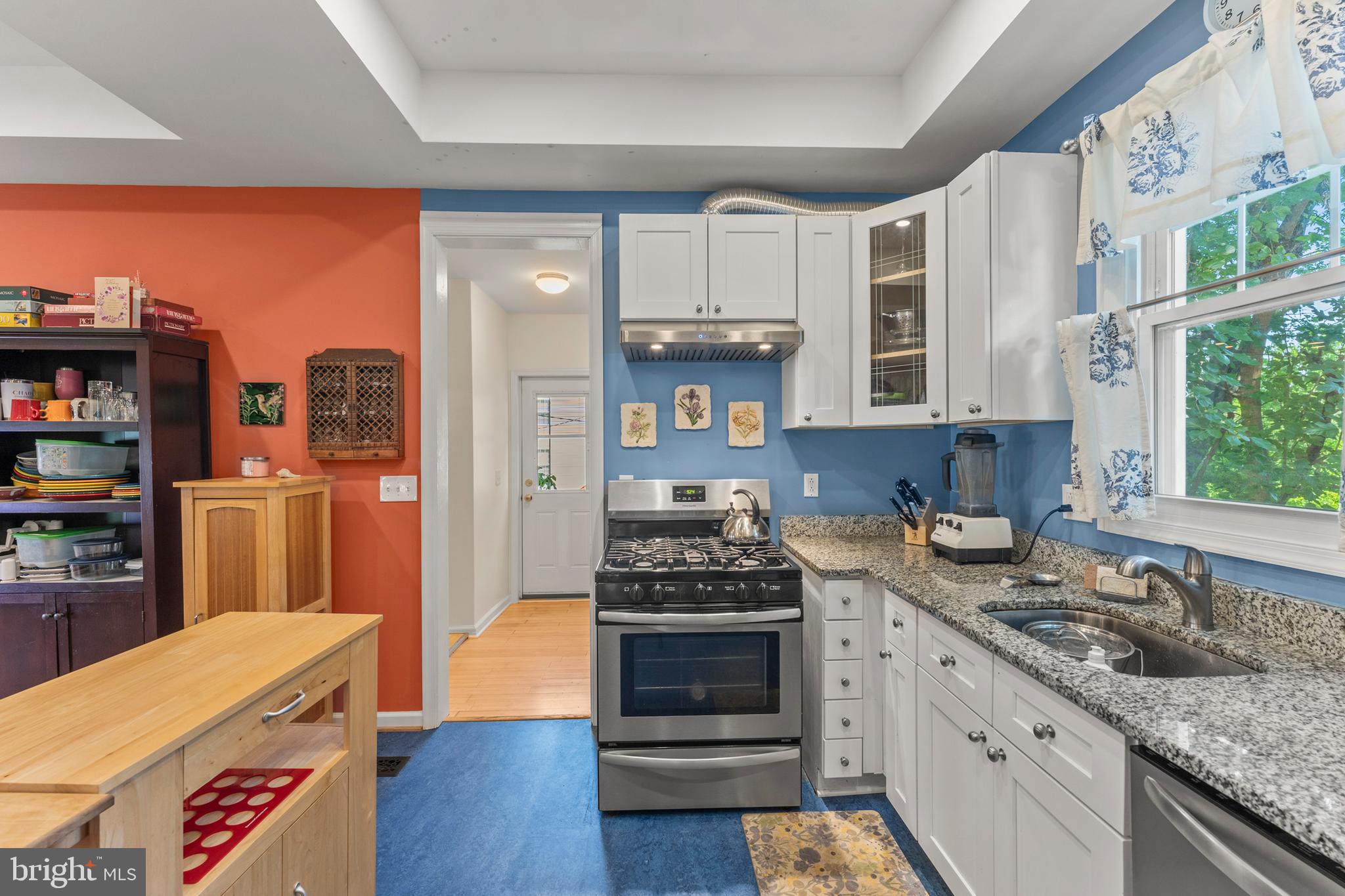 LAURAVILLE HISTORIC DISTRICT - Residential