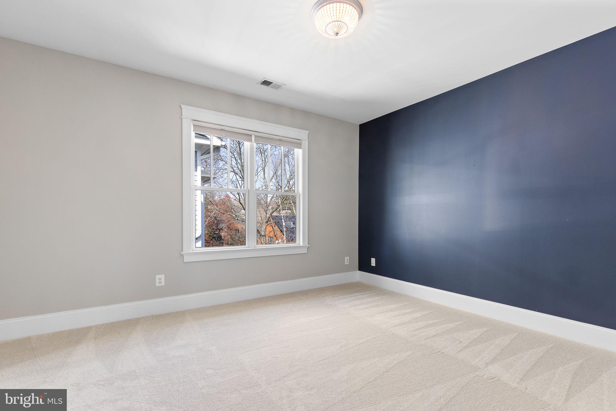 WAYCROFT - WOODLAWN - Residential