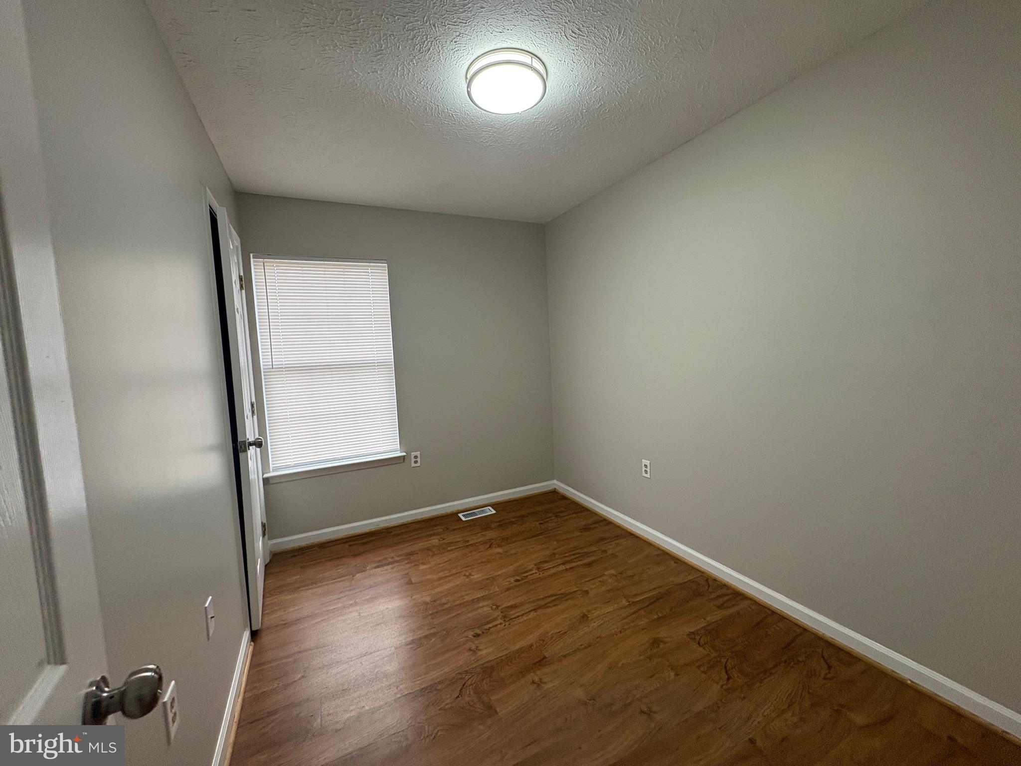 HUNTINGTON MEADOWS - Residential Lease