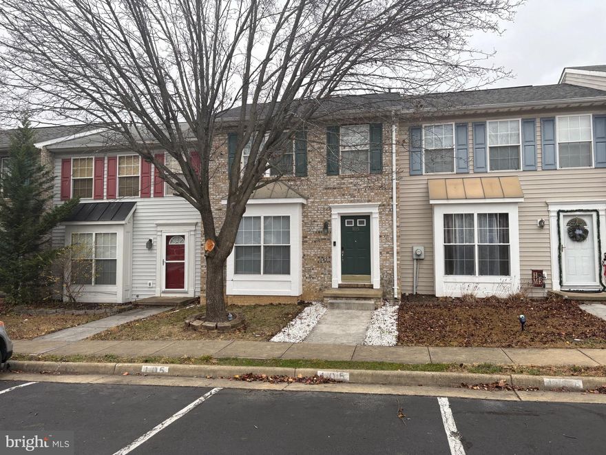 Fully Remodeled Townhouse for rent in convenient location to 81, and downtown Winchester. This home has 3 Bedrooms, 2.5 Baths and a fully finished basement with backyard patio, and large deck.  Pets are considered on a case by case basis with pet deposit if approved. No smoking allowed.