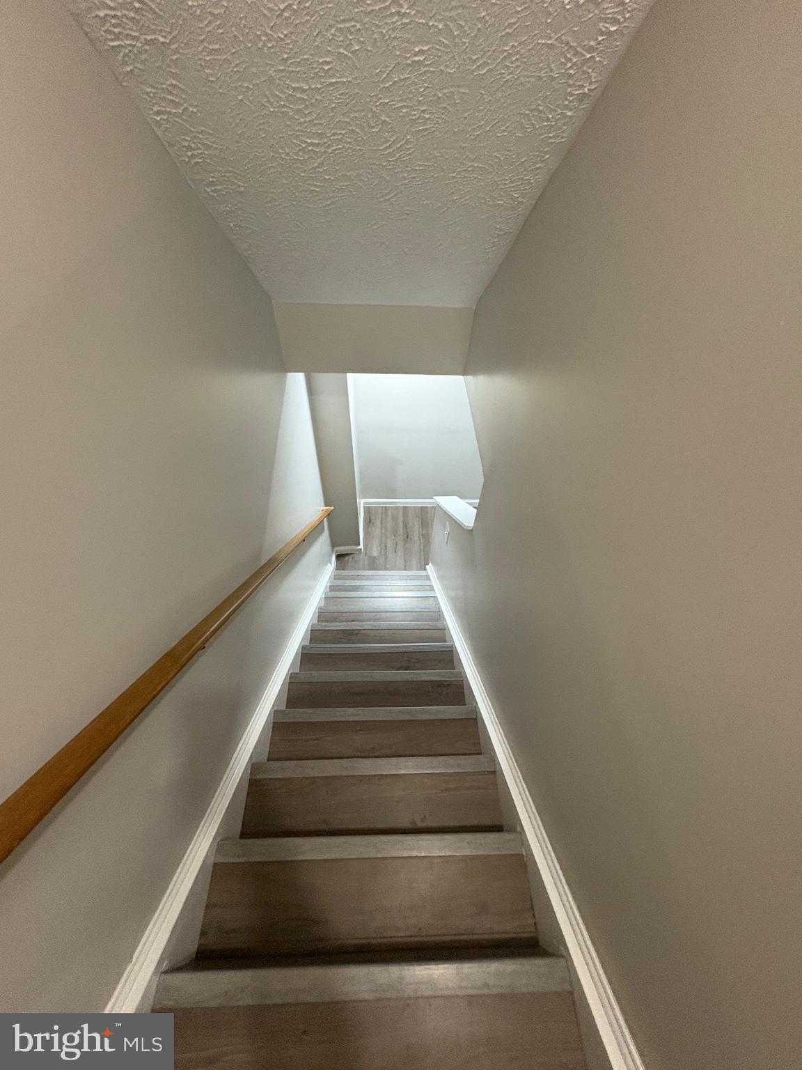 HUNTINGTON MEADOWS - Residential Lease