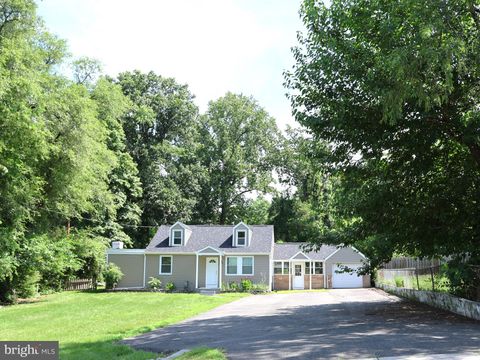 Photo of 17495 Tripoli Boulevard, DUMFRIES, VA 22026 (MLS # VAPW2123184)
