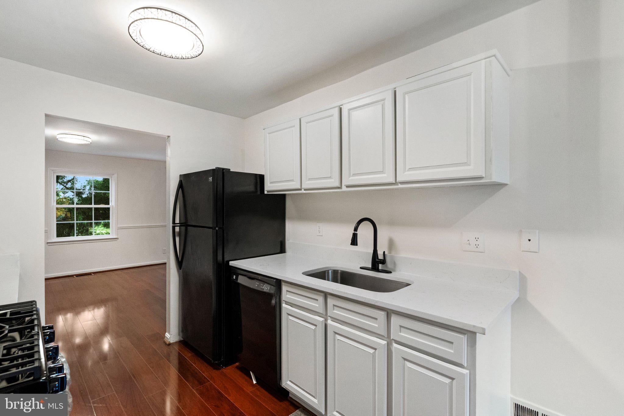 14812 LONDON TOWNE SQUARE