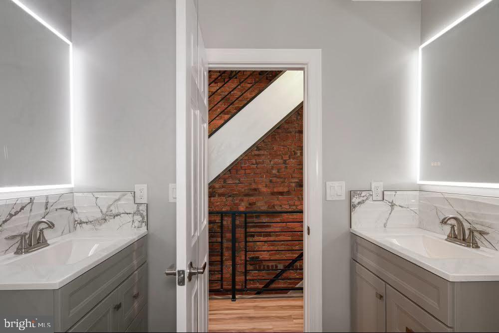 FAIRMOUNT - Residential