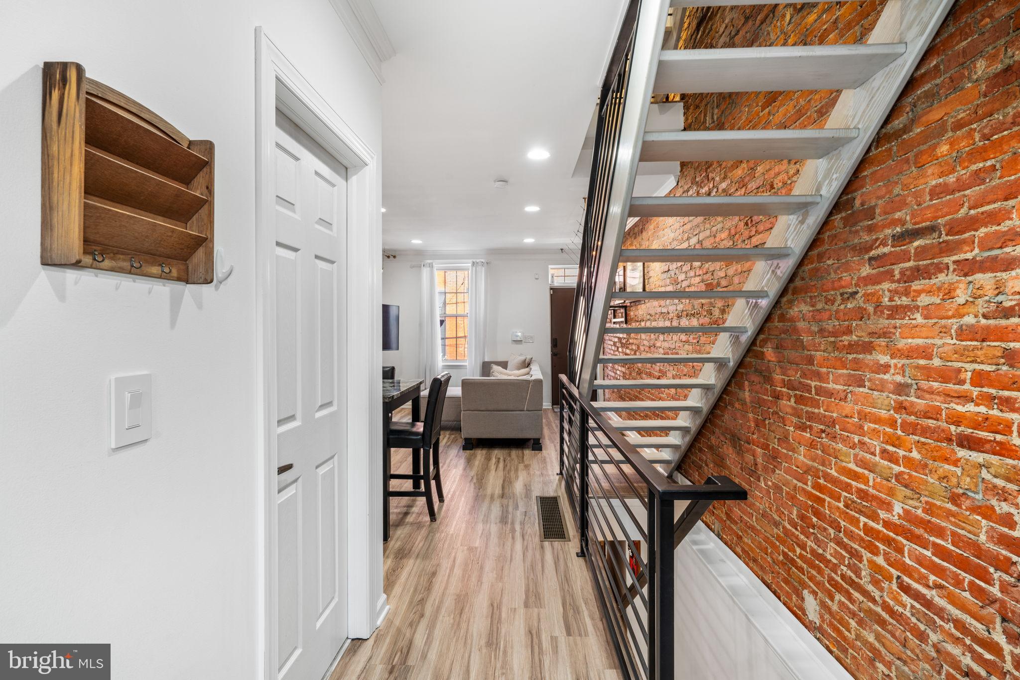 FAIRMOUNT - Residential