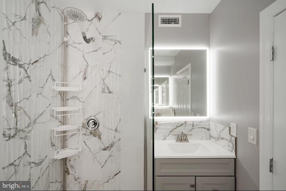 FAIRMOUNT - Residential