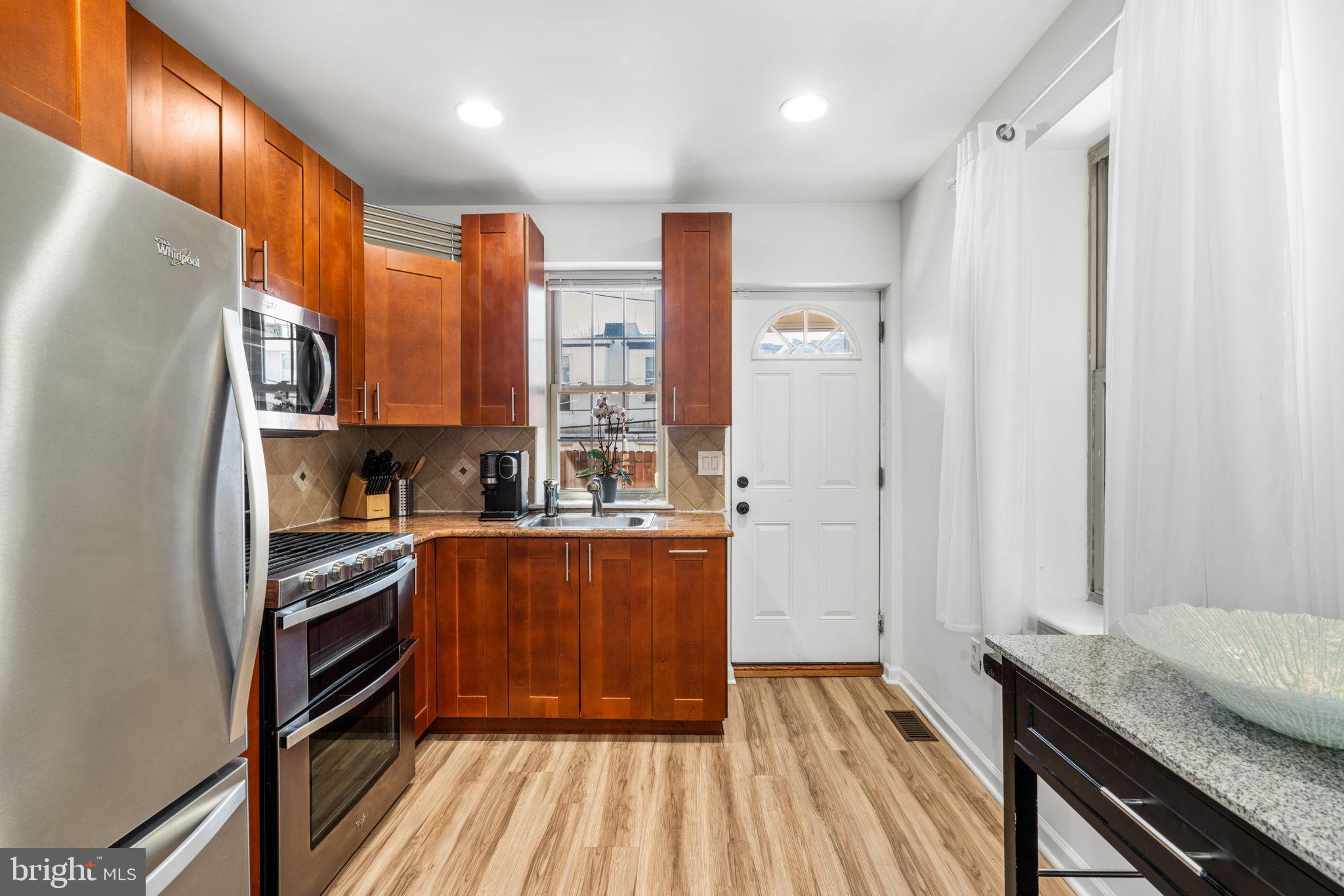 FAIRMOUNT - Residential