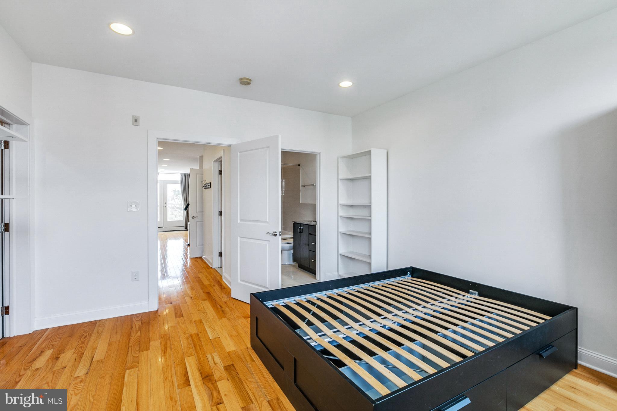 GRADUATE HOSPITAL - Residential Lease