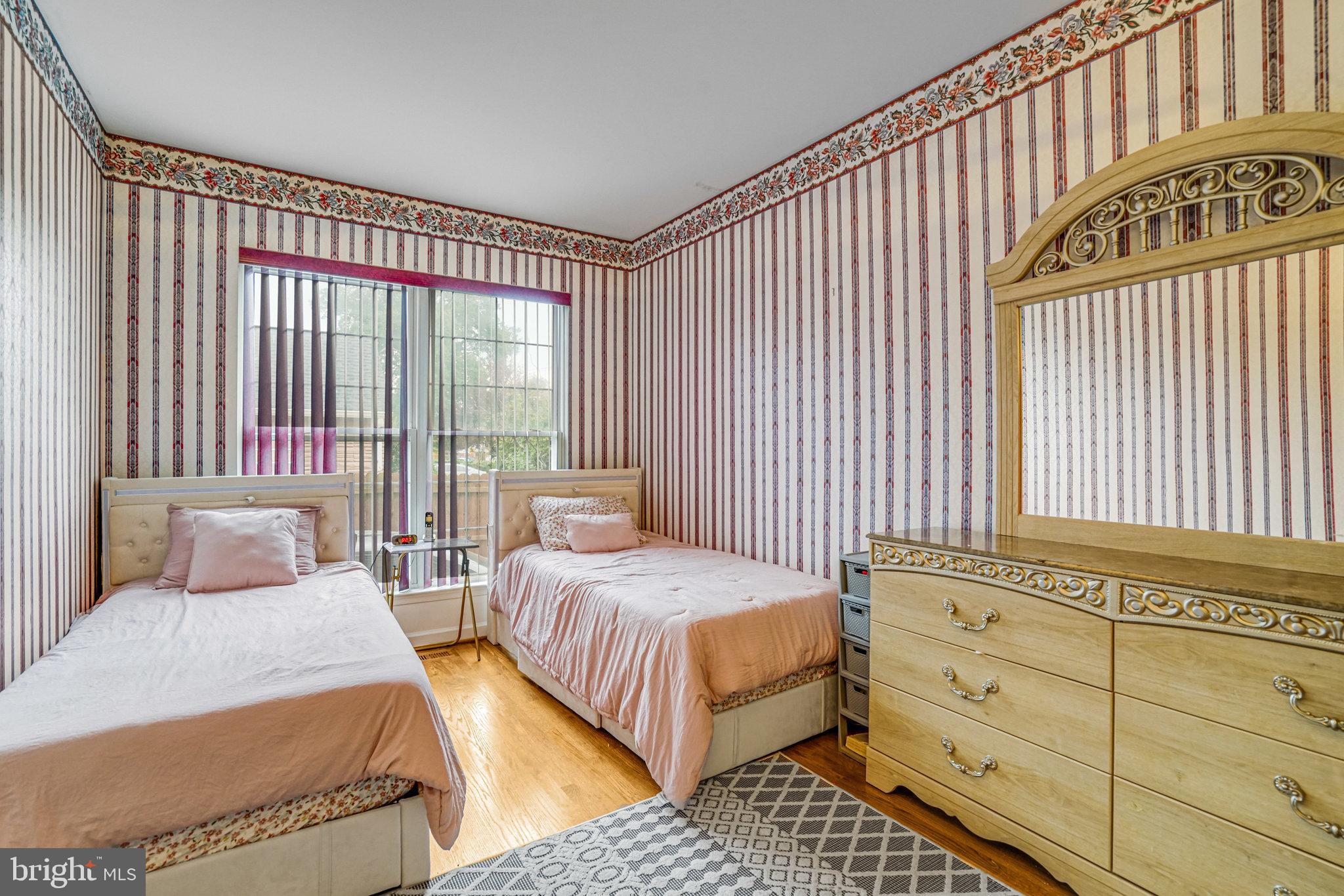 FALLS CHURCH - Residential