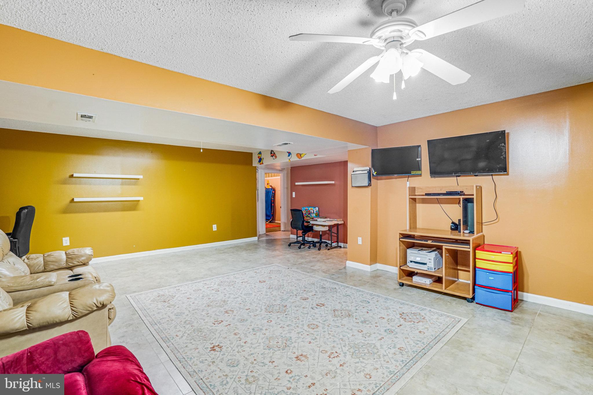 FALLS CHURCH - Residential