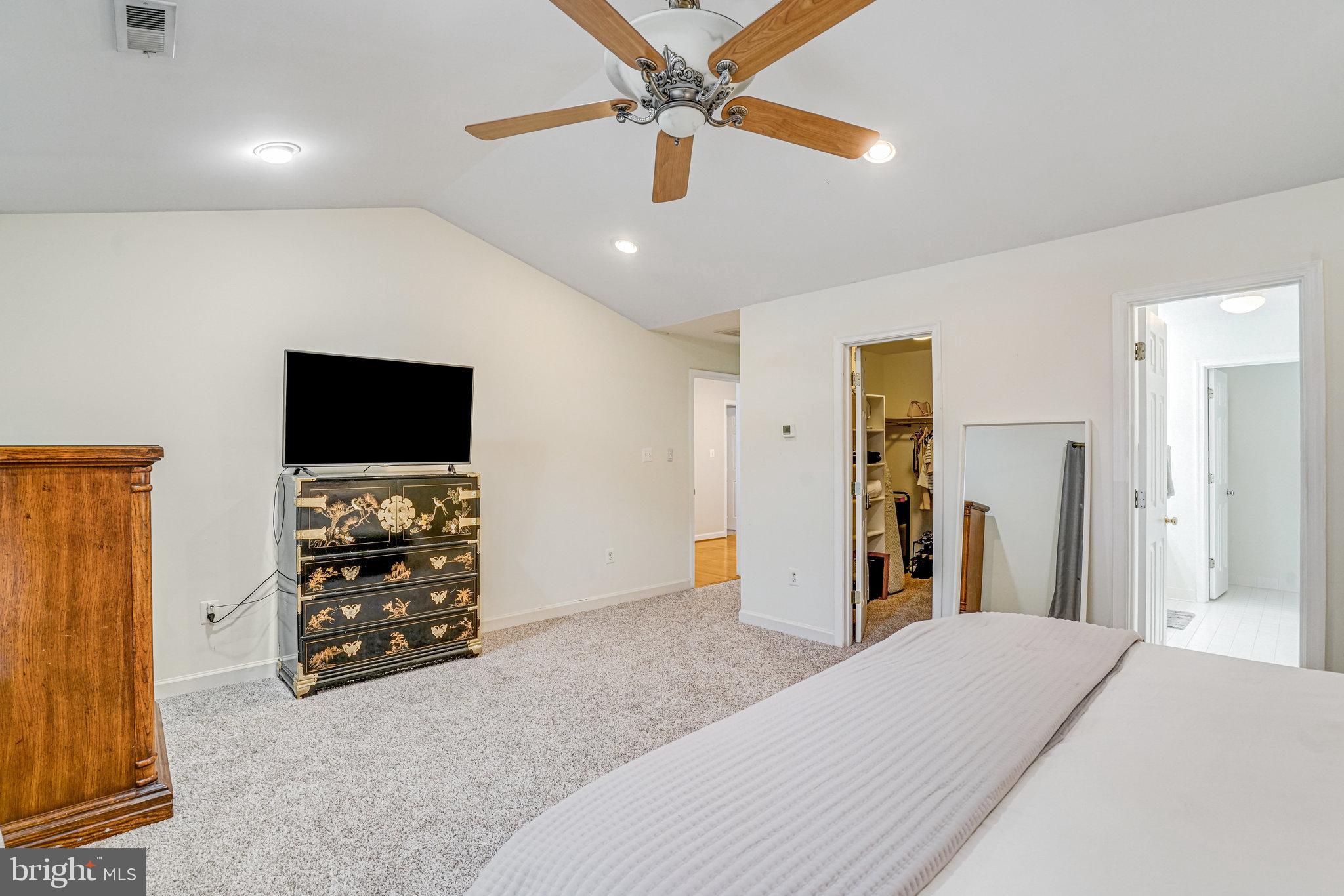 FALLS CHURCH - Residential