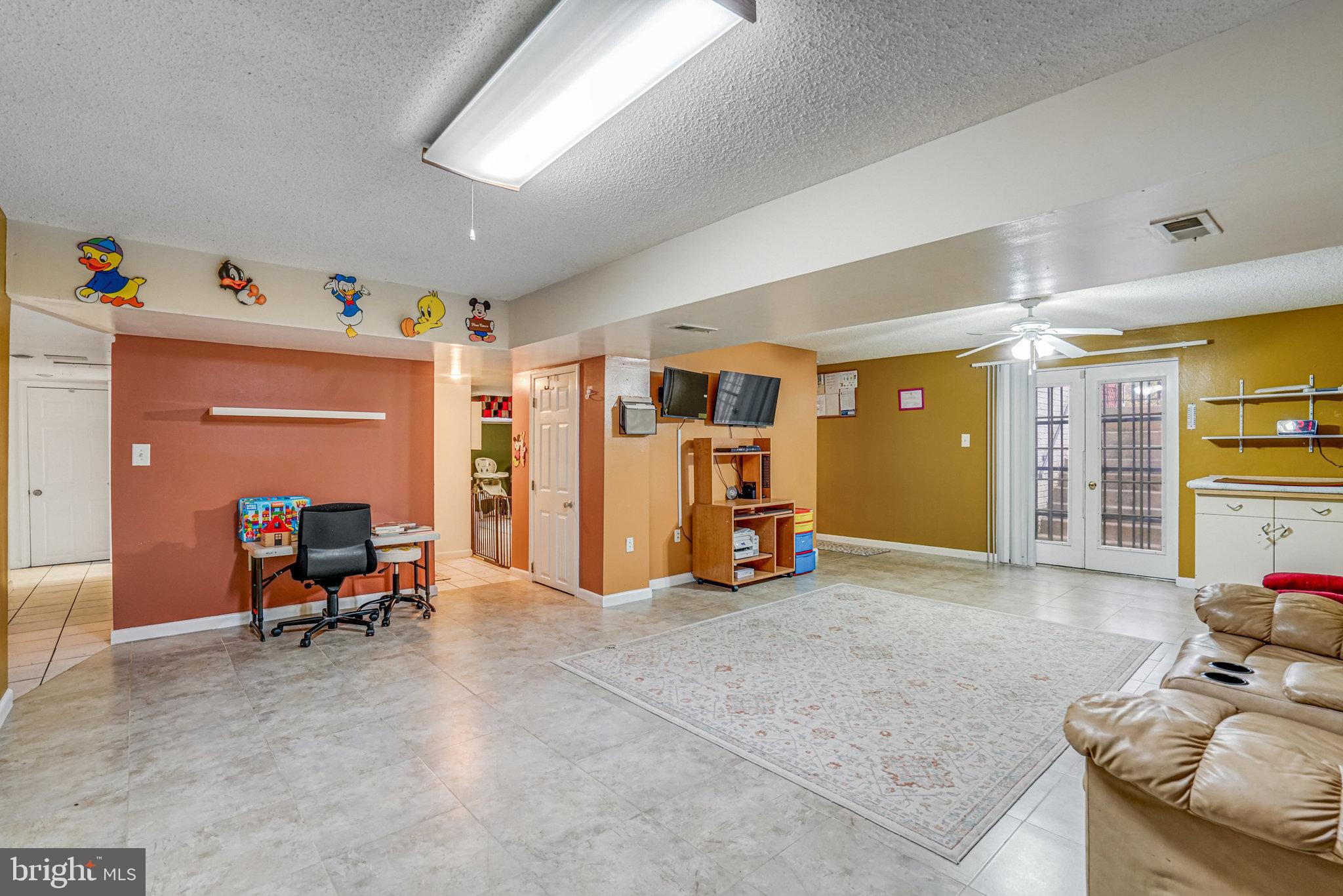 FALLS CHURCH - Residential