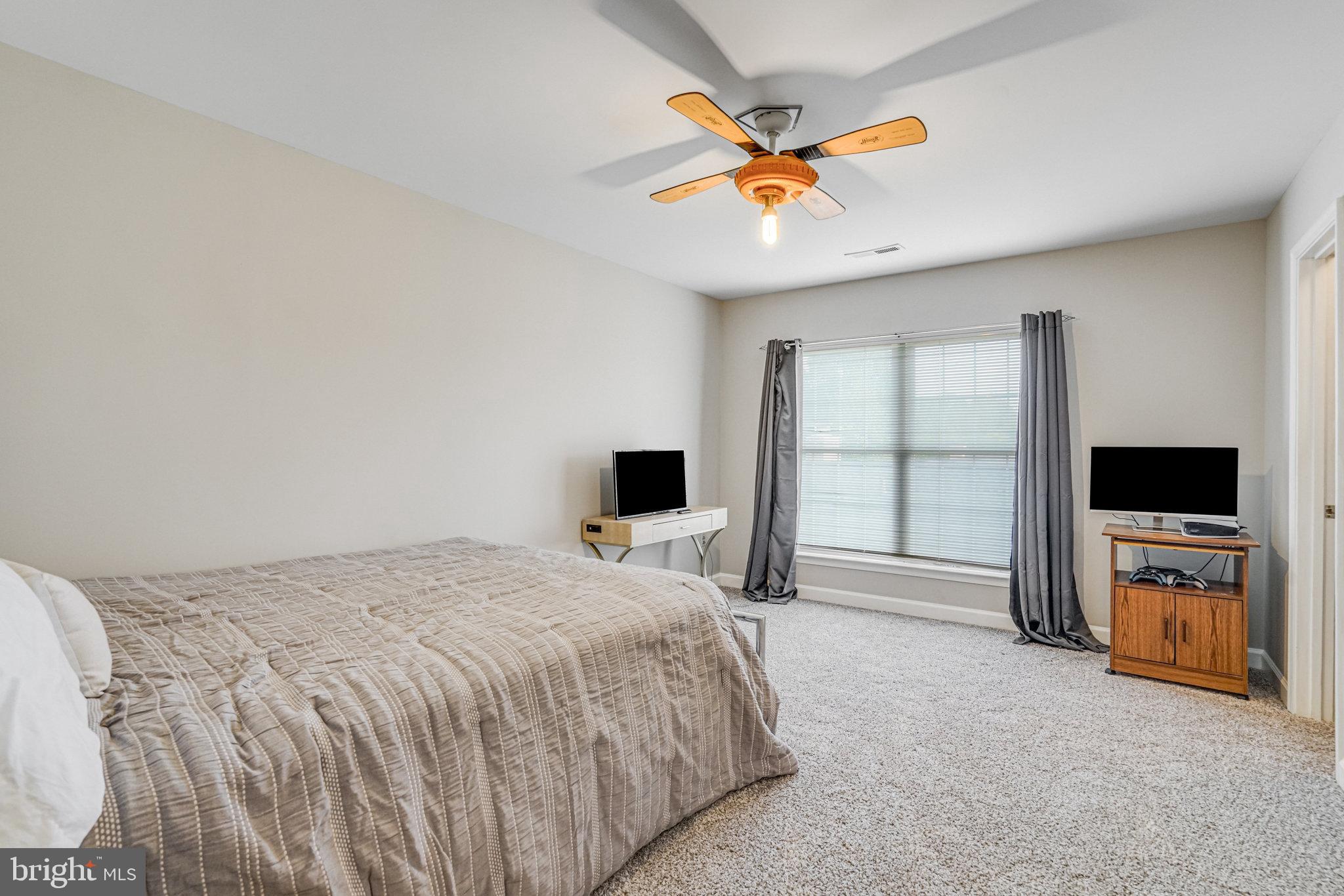 FALLS CHURCH - Residential