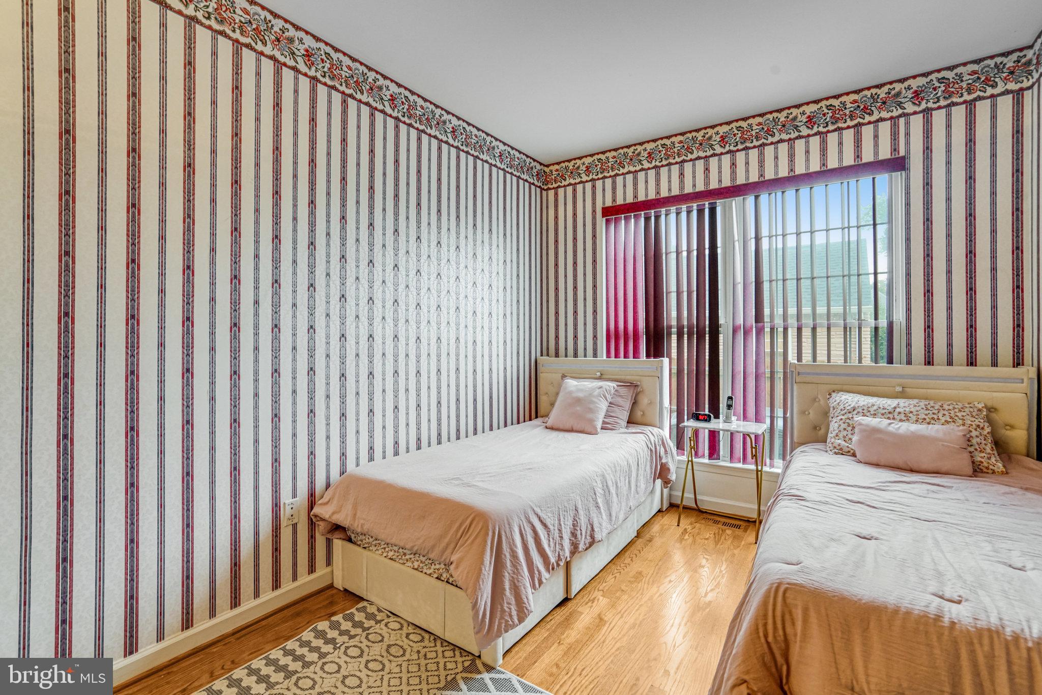 FALLS CHURCH - Residential