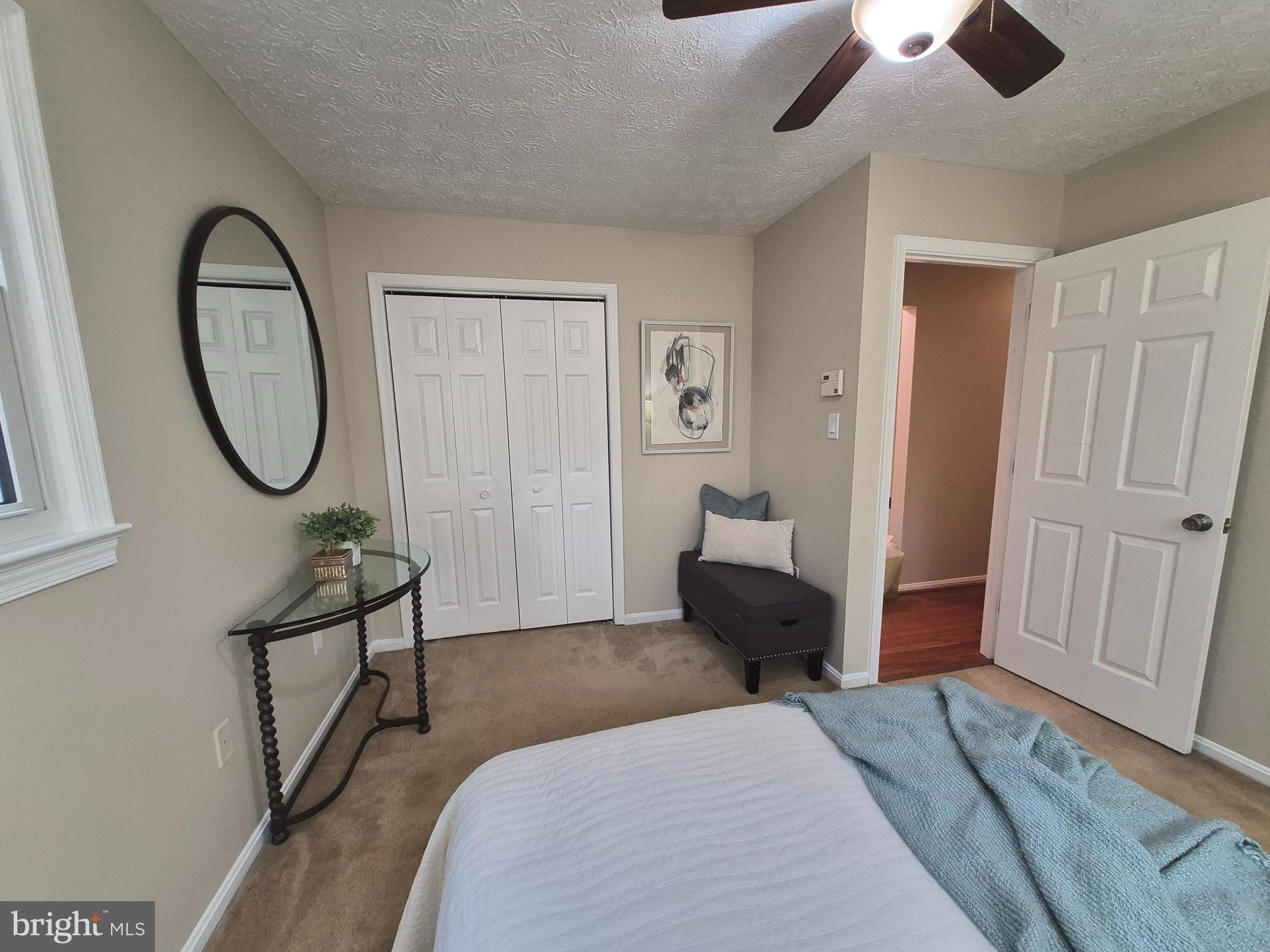 COUNTRY LAKES - Residential