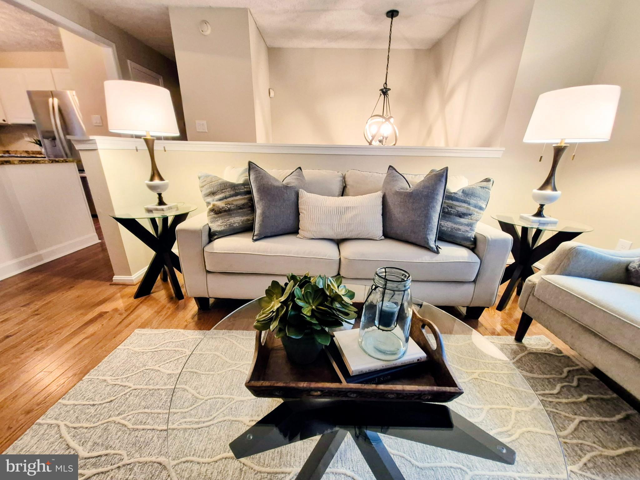 COUNTRY LAKES - Residential