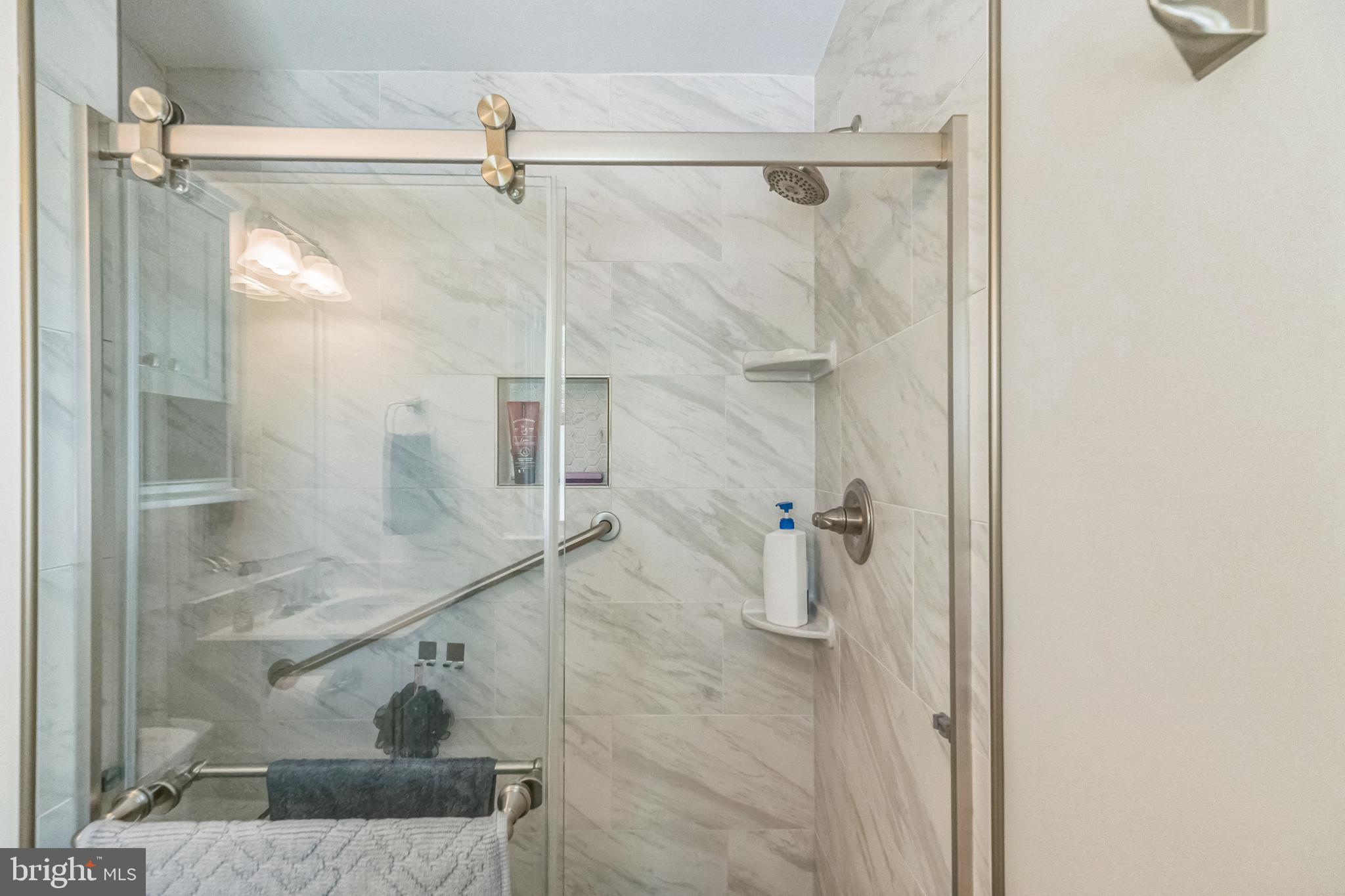 ROLLING VALLEY - Residential