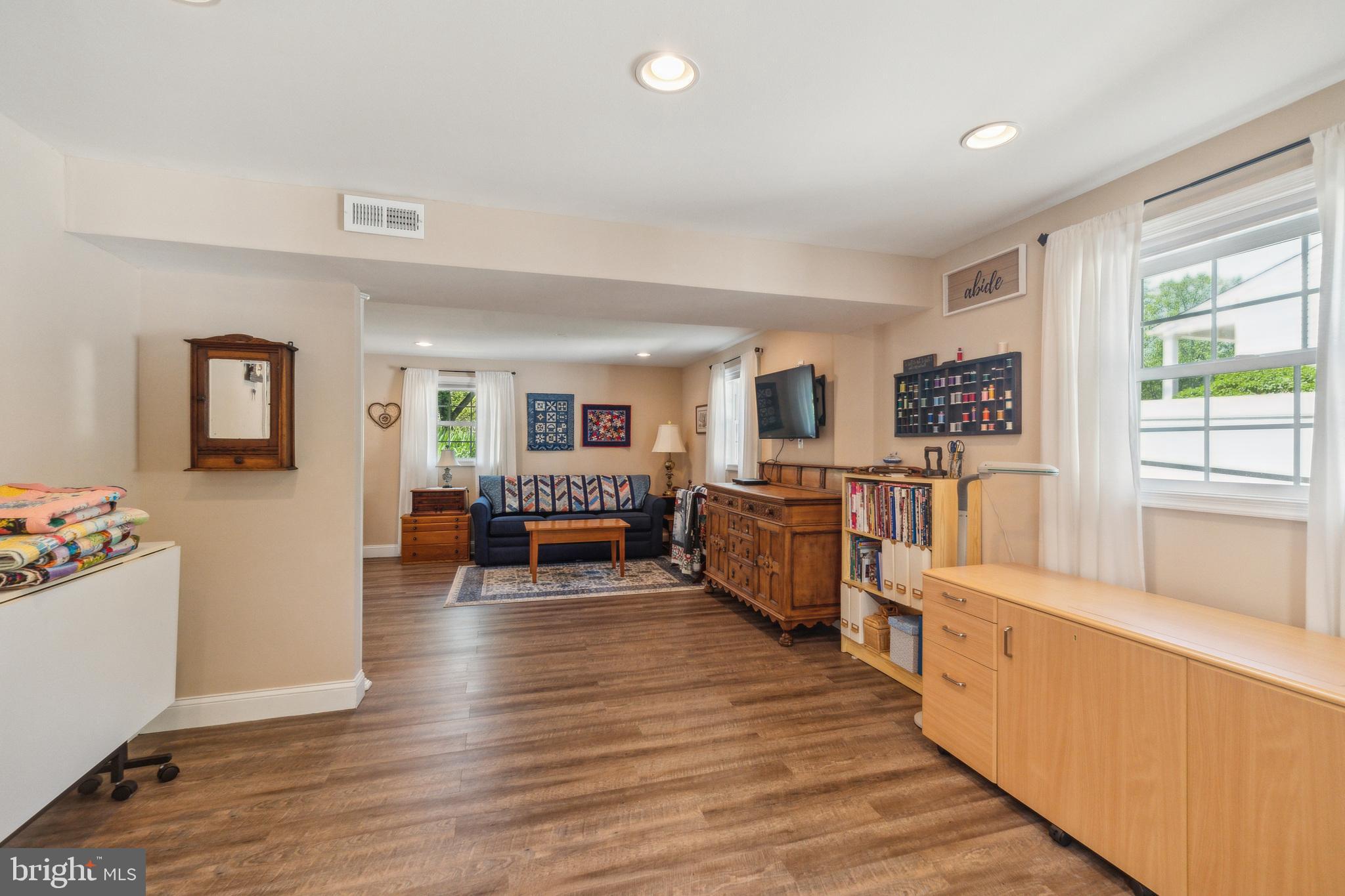 ROLLING VALLEY - Residential