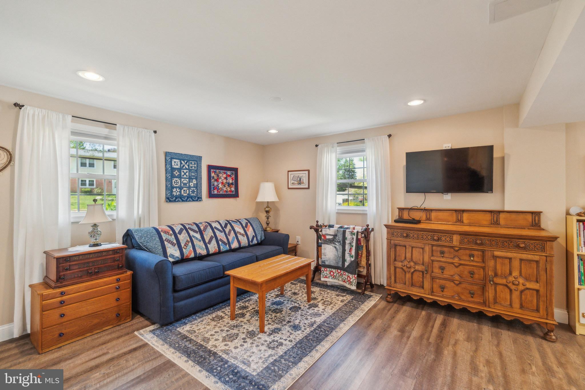 ROLLING VALLEY - Residential