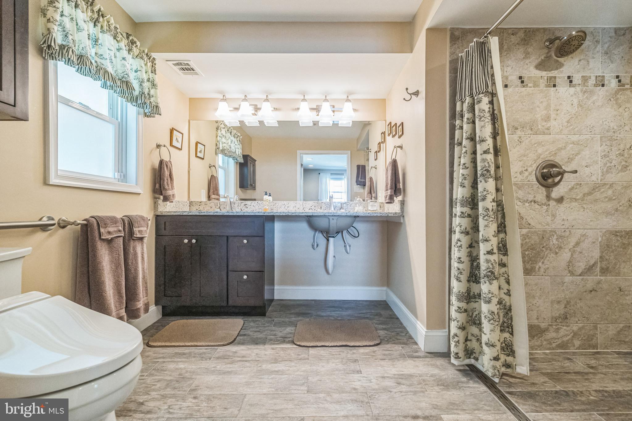 ROLLING VALLEY - Residential