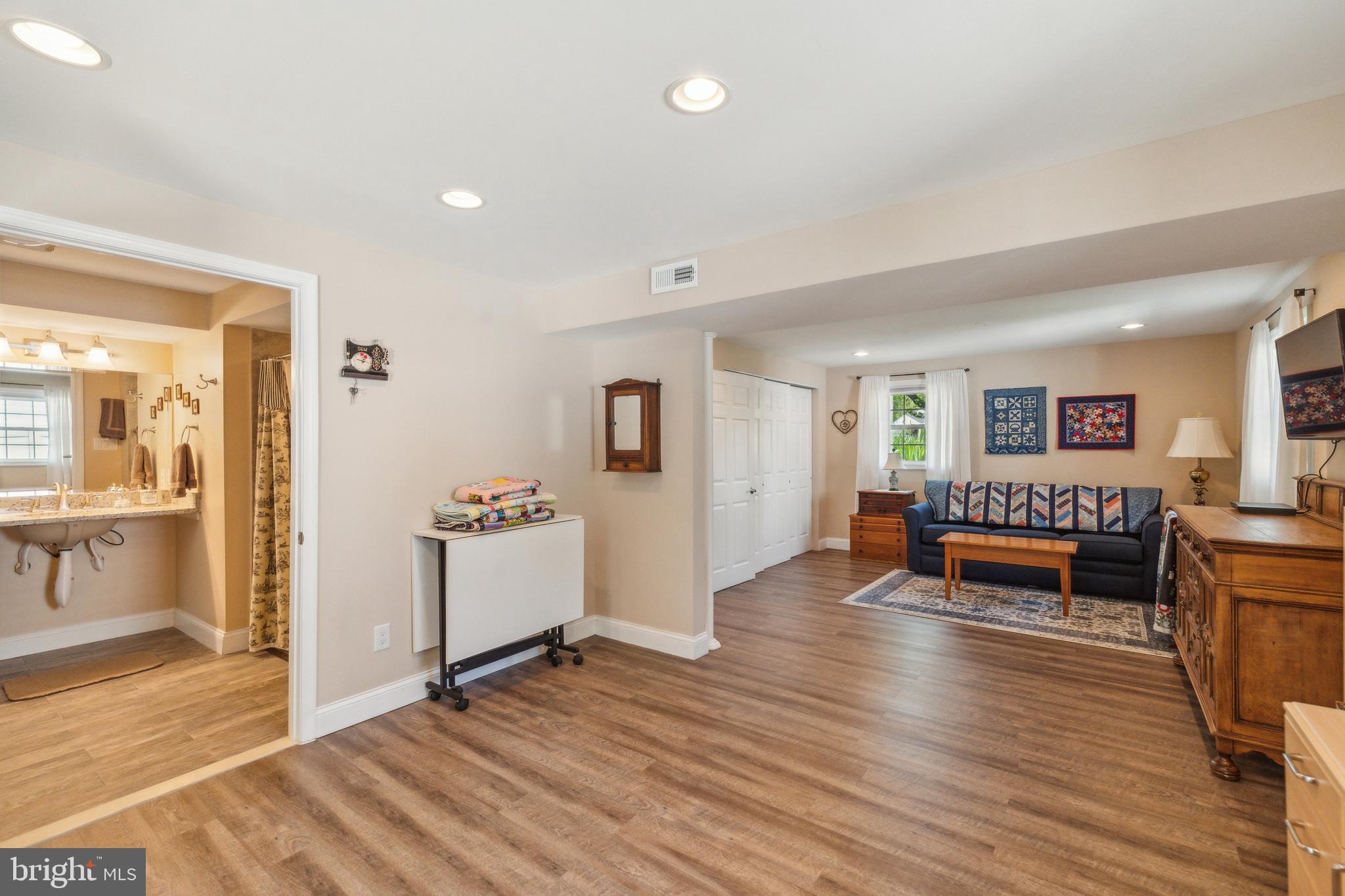 ROLLING VALLEY - Residential