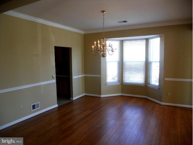 FOUR SEASONS - Residential