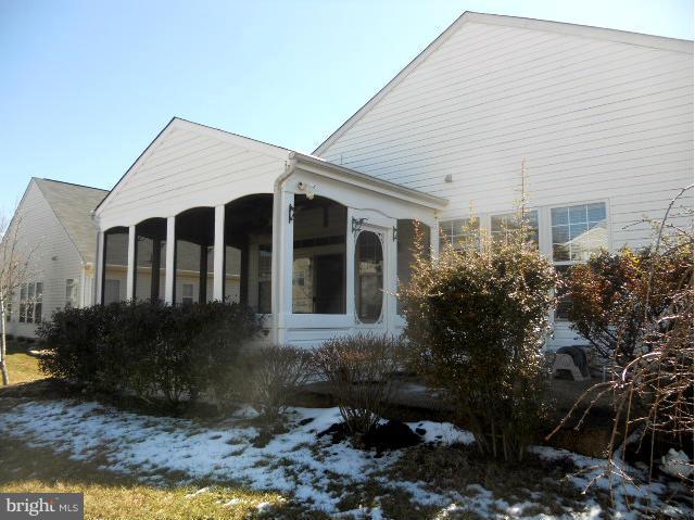 FOUR SEASONS - Residential