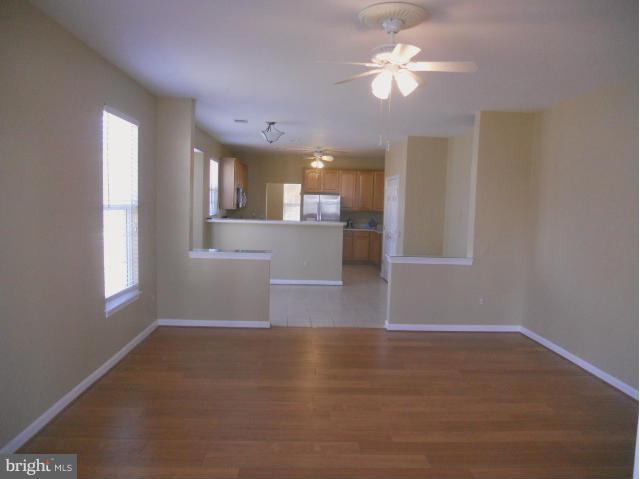 FOUR SEASONS - Residential